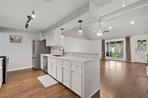 4302 Seneca St, Pasadena, TX 77504