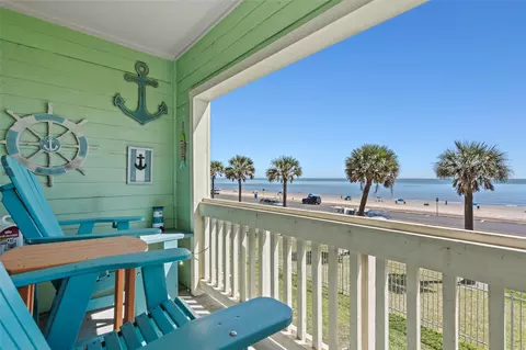 7000 Seawall Blvd #1026, Galveston, TX 77551