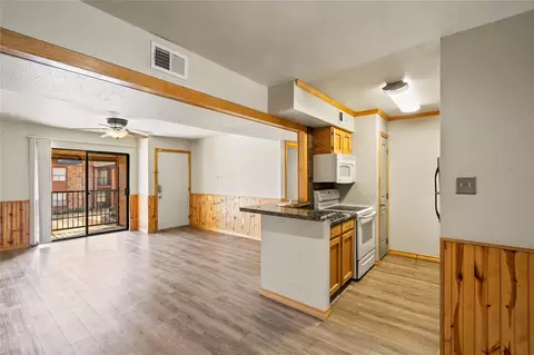 904 University Oaks Blvd #90, College Station, TX 77840