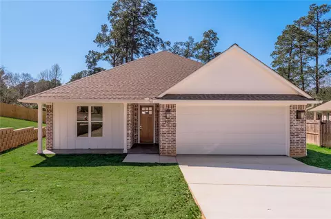 825 Village Gate Cir, Nacogdoches, TX 75961