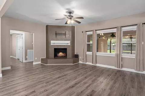 Living - 635 Ringwood St, Spring, TX 77373 photo 1 of 7