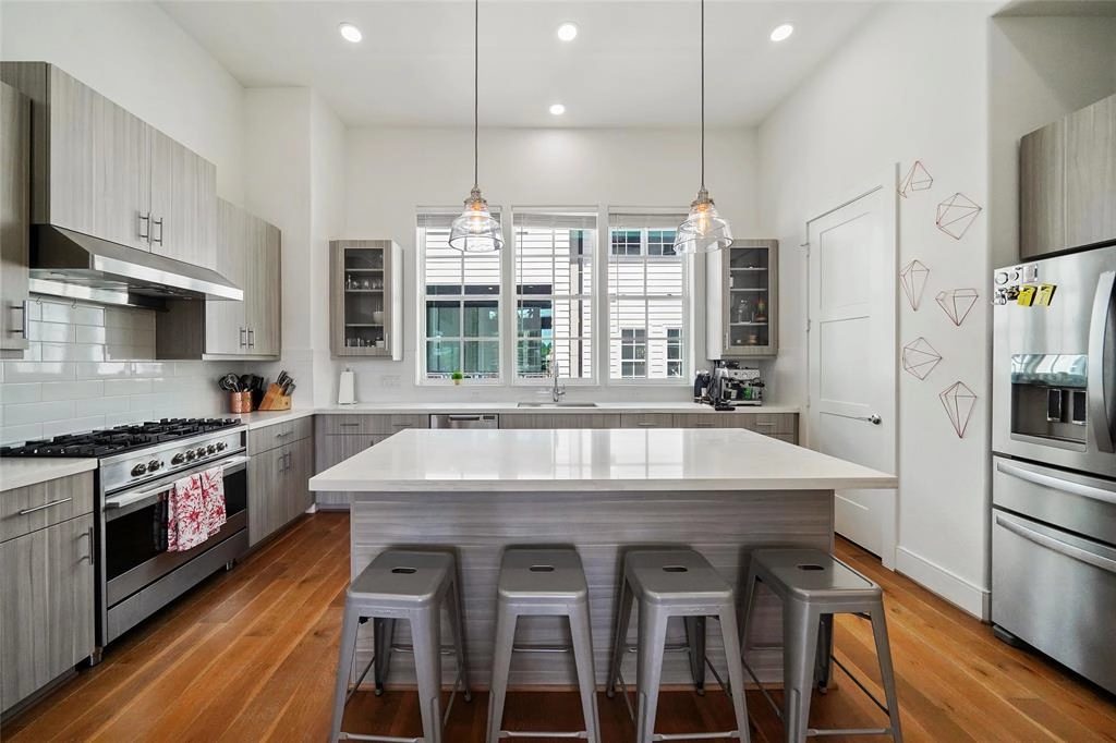 7407 Westview Dr Unit B  