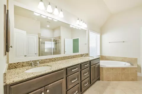 Bath - 1735 Wickham Reach Dr, Spring, TX 77386 photo 2 of 6
