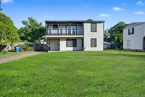 1126 1st Ave N, Texas City, TX 77590