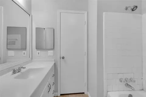 Bath - 23430 Wintergate Dr, Spring, TX 77373 photo 6 of 6