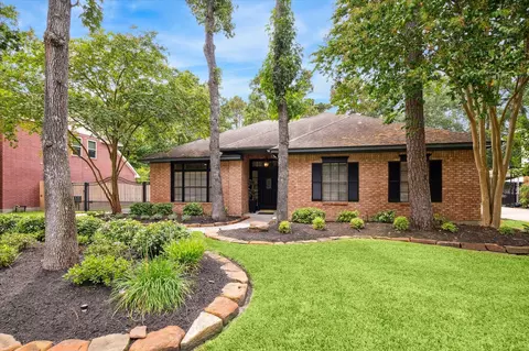 132 W Bonneymead Cir, The Woodlands, TX 77381