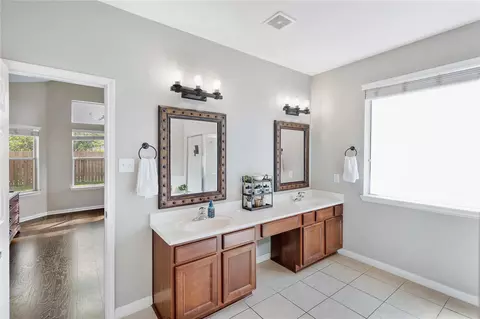 Bath - 24506 Fort Path Dr, Spring, TX 77373 photo 2 of 4