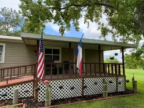 160 Tupelo S, Palacios, TX 77465