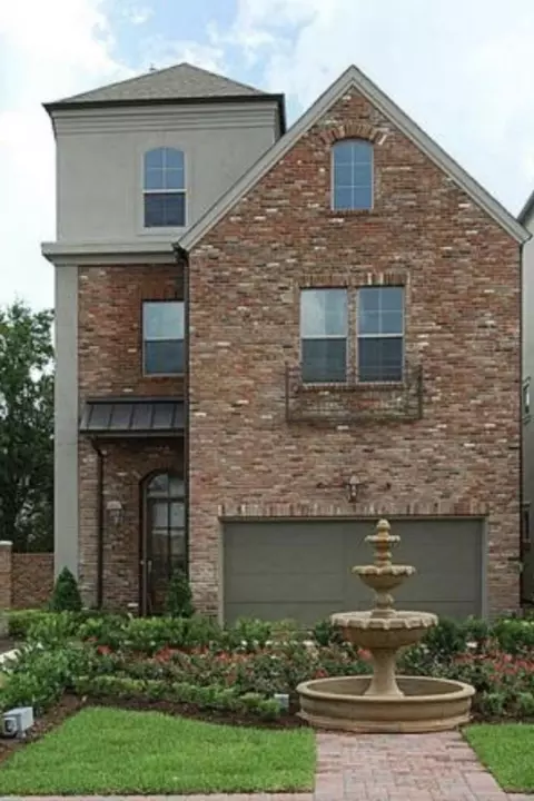 1972 Woodbury St, Houston, TX 77030