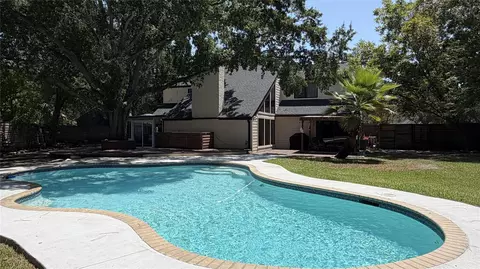 1602 Big Lake Dr, Houston, TX 77077