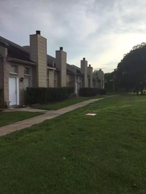 3004 Creekview Dr, Missouri City, TX 77459