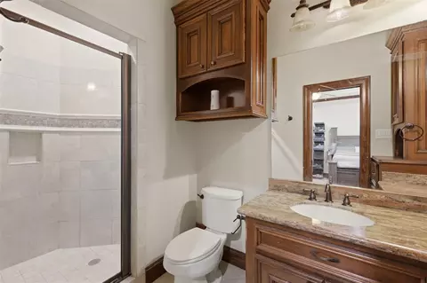 Bath - 14 Post Shadow Estate Ct, Spring, TX 77389 photo 3 of 8