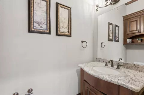 Bath - 14 Post Shadow Estate Ct, Spring, TX 77389 photo 5 of 8