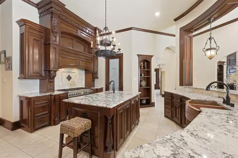 Kitchen - 14 Post Shadow Estate Ct, Spring, TX 77389 photo 4 of 7