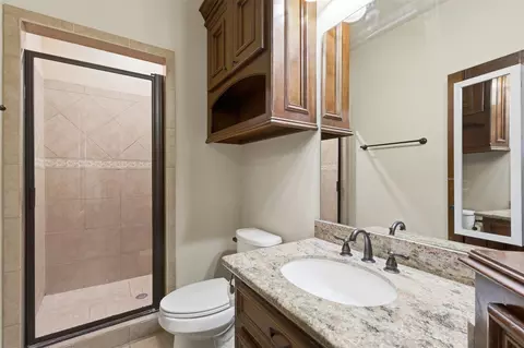 Bath - 14 Post Shadow Estate Ct, Spring, TX 77389 photo 4 of 8