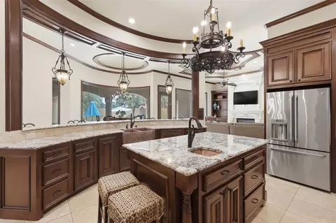 Kitchen - 14 Post Shadow Estate Ct, Spring, TX 77389 photo 3 of 7