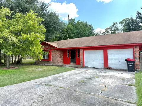 601 Northbend Dr, Baytown, TX 77521