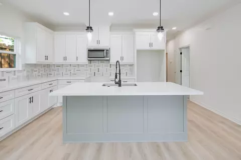 1800 Brookhaven St, Bryan, TX 77803