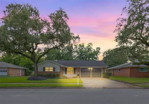 1916 Baywood Dr, Bay City, TX 77414