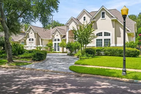 1606 Clearwater Creek Dr, Sugar Land, TX 77478