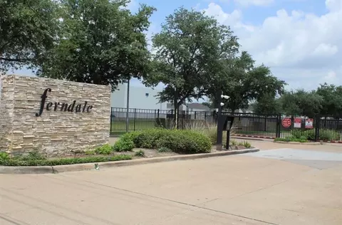 9035 N Ferndale Place Dr, Houston, TX 77064