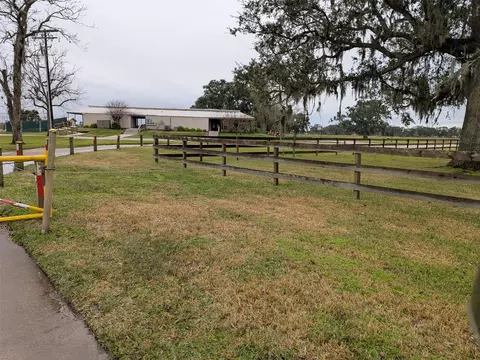 414 Brahman Trl, Angleton, TX 77515 photo 5