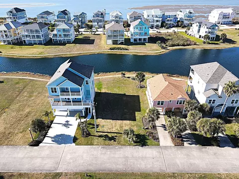 26722 Estuary Dr, Galveston, TX 77554