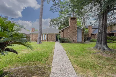 5895 Southern Hills Dr, Houston, TX 77069
