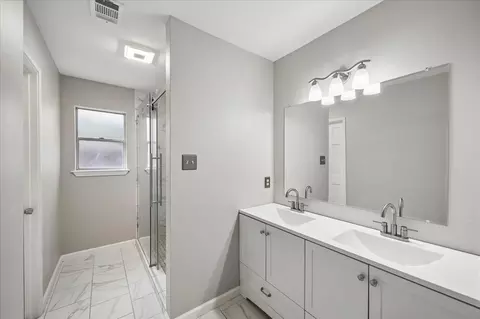 Bath - 17803 Loring Ln, Spring, TX 77388 photo 2 of 3