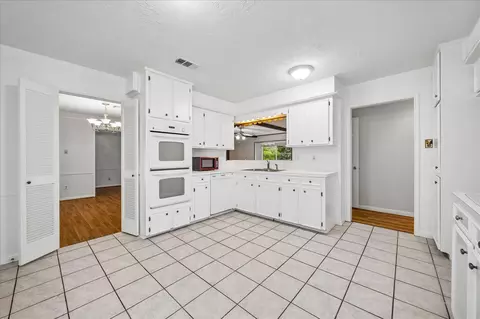 Kitchen - 17803 Loring Ln, Spring, TX 77388 photo 2 of 3