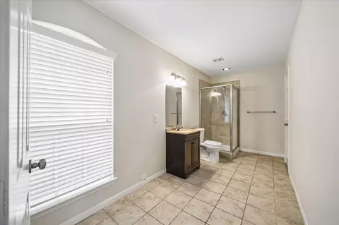 Bath - 17803 Loring Ln, Spring, TX 77388 photo 1 of 3