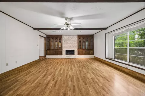 Living - 17803 Loring Ln, Spring, TX 77388 photo 5 of 9