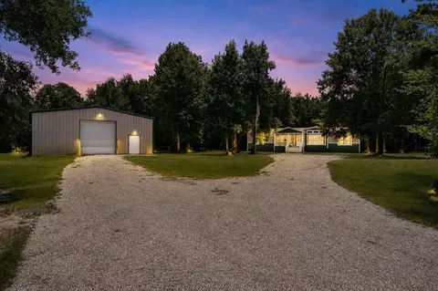 103 Louis Voan Rd, Huntsville, TX 77320