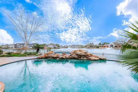 5 Camden Ct, Sugar Land, TX 77479