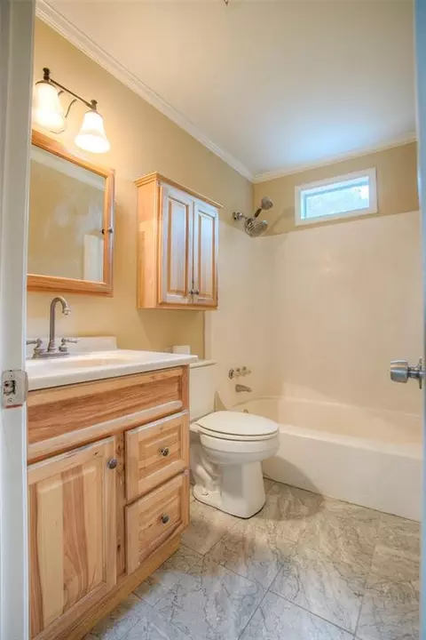Bath - 81 Westlake Rd, Trinity, TX 75862 photo 1 of 1