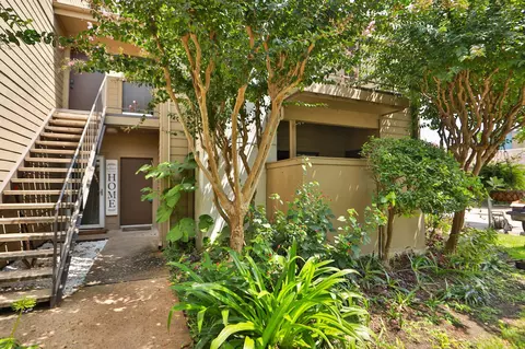 10053 Westpark Dr #297, Houston, TX 77042