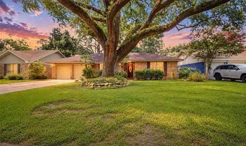 2322 Carleen Rd, Houston, TX 77018