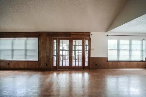 Living - 7622 County Line Rd, Willis, TX 77378 photo 7 of 15