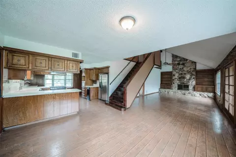 Living - 7622 County Line Rd, Willis, TX 77378 photo 6 of 15