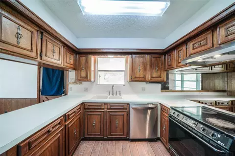 Kitchen - 7622 County Line Rd, Willis, TX 77378 photo 2 of 3