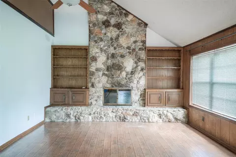 Living - 7622 County Line Rd, Willis, TX 77378 photo 4 of 15