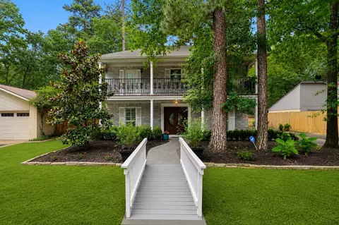 5 N Deerfoot Cir, The Woodlands, TX 77380