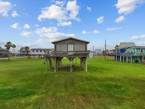 1218 Middle, Surfside Beach, TX 77541