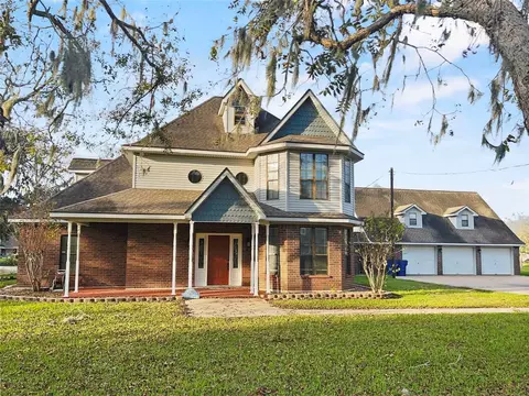 229 Cornelia Ln, Angleton, TX 77515 photo 1