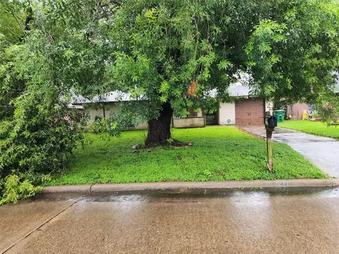 7211 Log View Dr, Houston, TX 77040