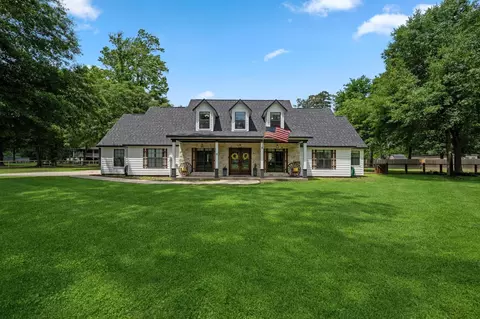 18 E Old Field Dr, Huffman, TX 77336