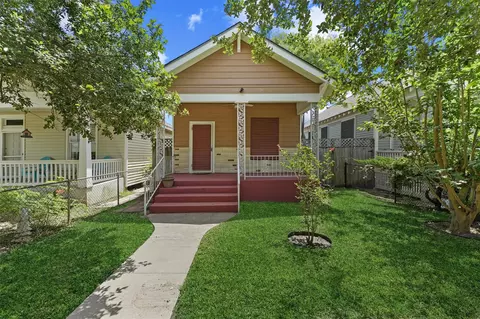 2212 32nd St, Galveston, TX 77550