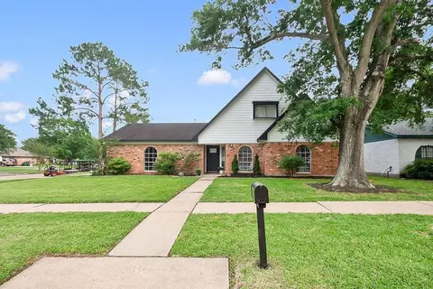 814 El Toro Ln, Houston, TX 77062