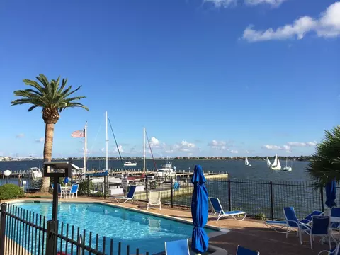201 Yacht Club Ln #201, Seabrook, TX 77586