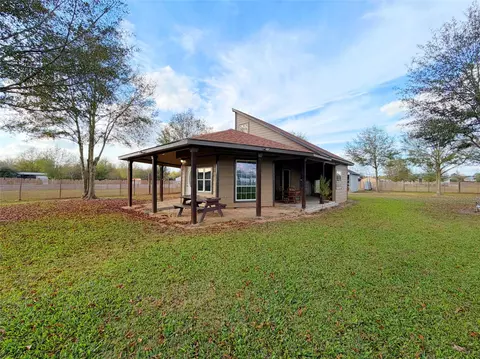 369 County Road 3556 Rd, Cleveland, TX 77327